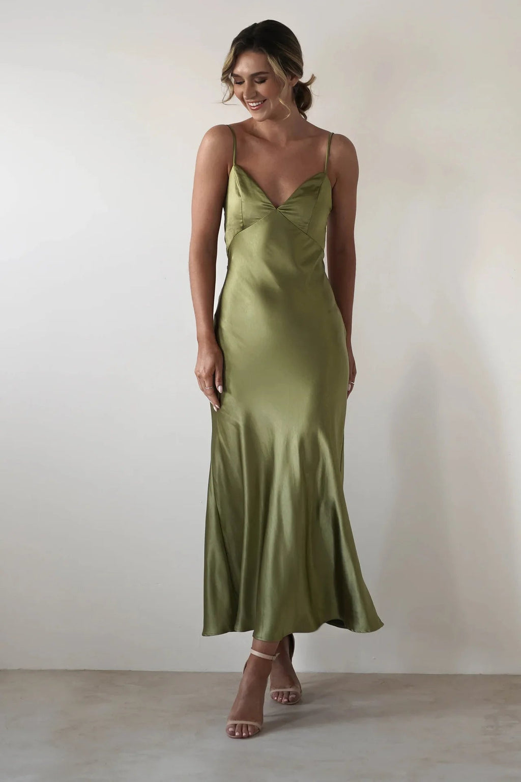 Women's V-Neck Evening Dress Elegant Satin Midi for Formal Weddings and Special Occasions