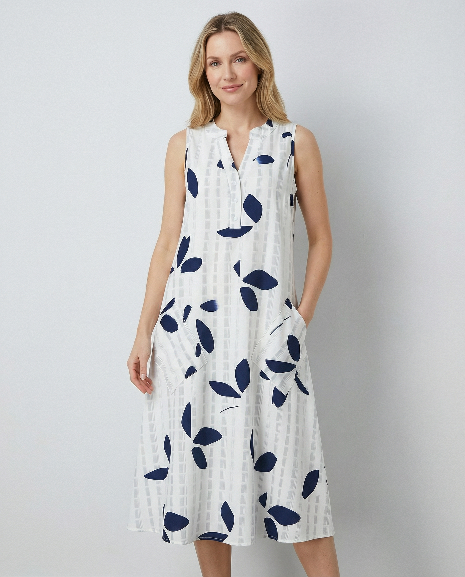 Women's Leaf Print Maxi Dress Stylish V-Neck Sleeveless Summer Look
