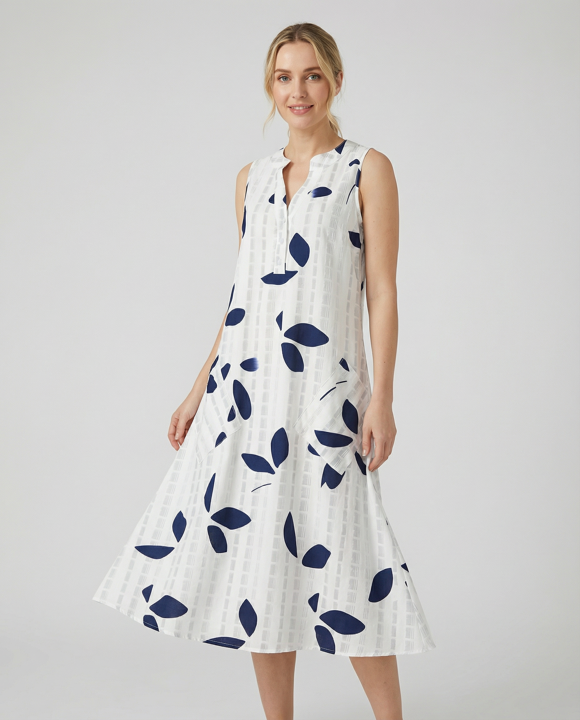 Women's Leaf Print Maxi Dress Stylish V-Neck Sleeveless Summer Look