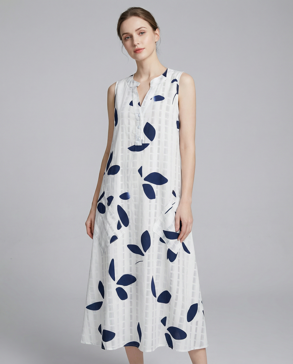 Women's Leaf Print Maxi Dress Stylish V-Neck Sleeveless Summer Look
