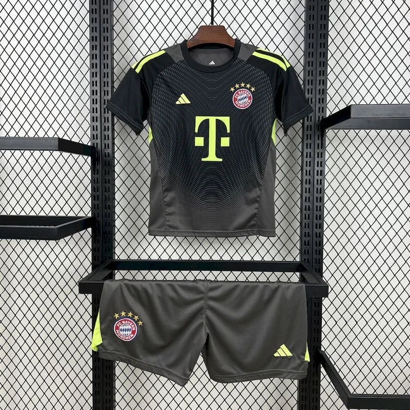 Bayern 2025 Black Goalkeeper Jersey
