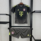 Bayern 2025 Black Goalkeeper Jersey